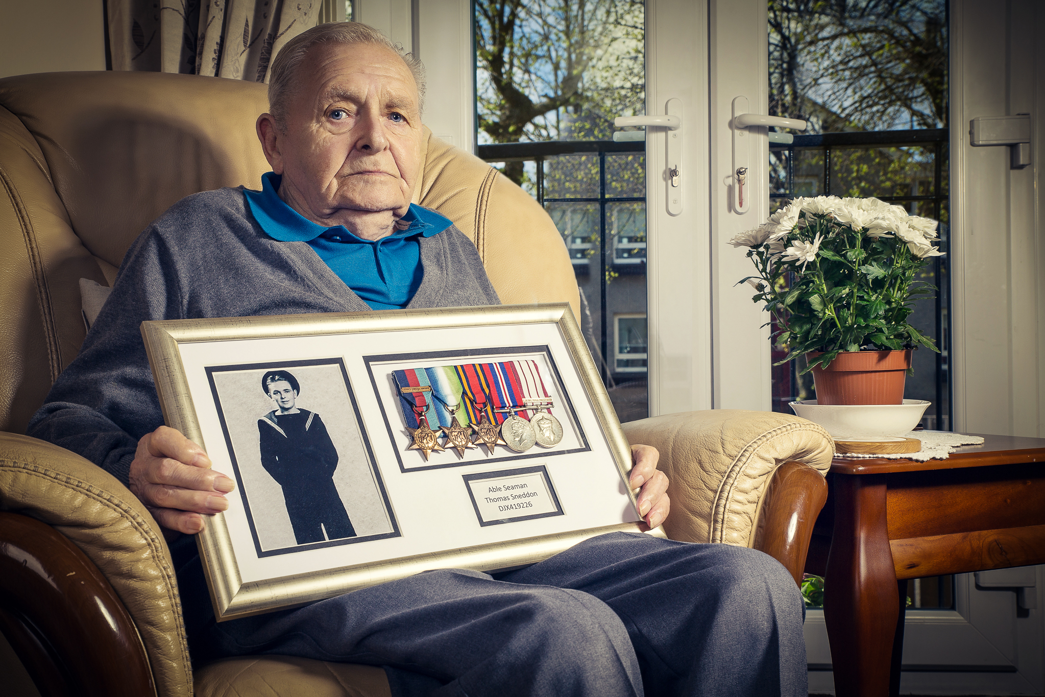 Portrait of Thomas Sneddon, Scottish WW2 veteran, photographed in Airdrie by Pavel Tamm