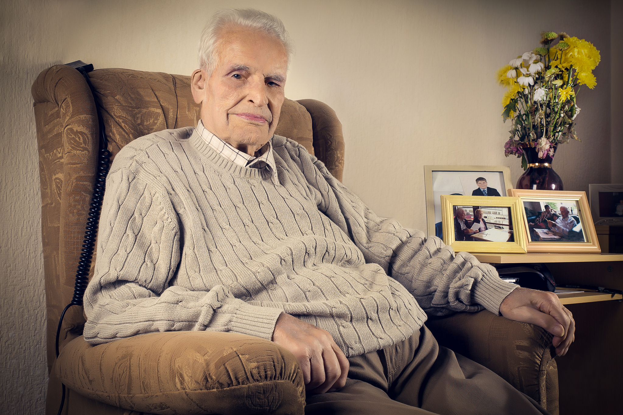 Portrait of William Balfour Robertson, Scottish WW2 veteran, photographed in North Berwick by Pavel Tamm