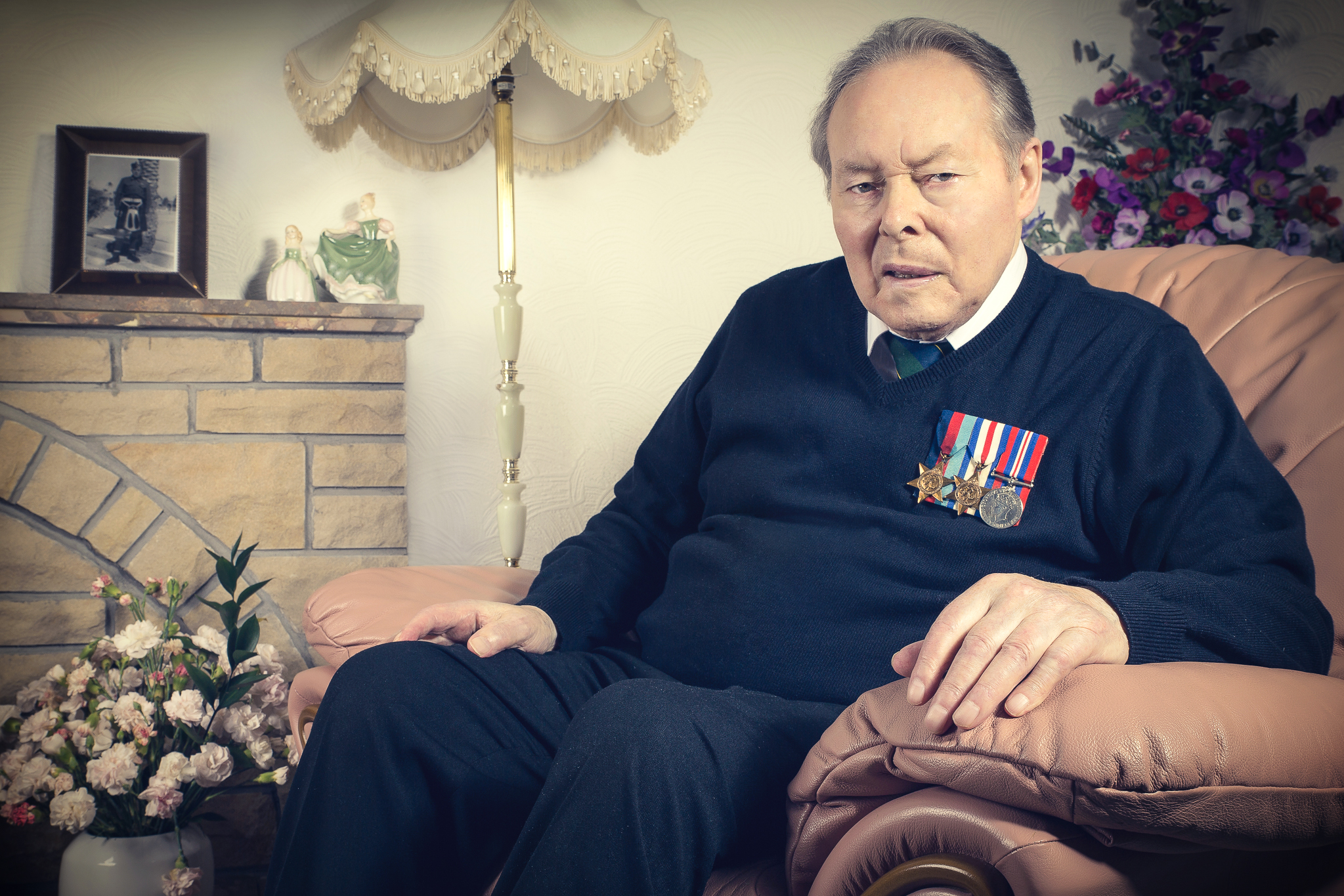 Portrait of Ian Forsyth MBE, Scottish WW2 veteran, photographed in Hamilton by Pavel Tamm